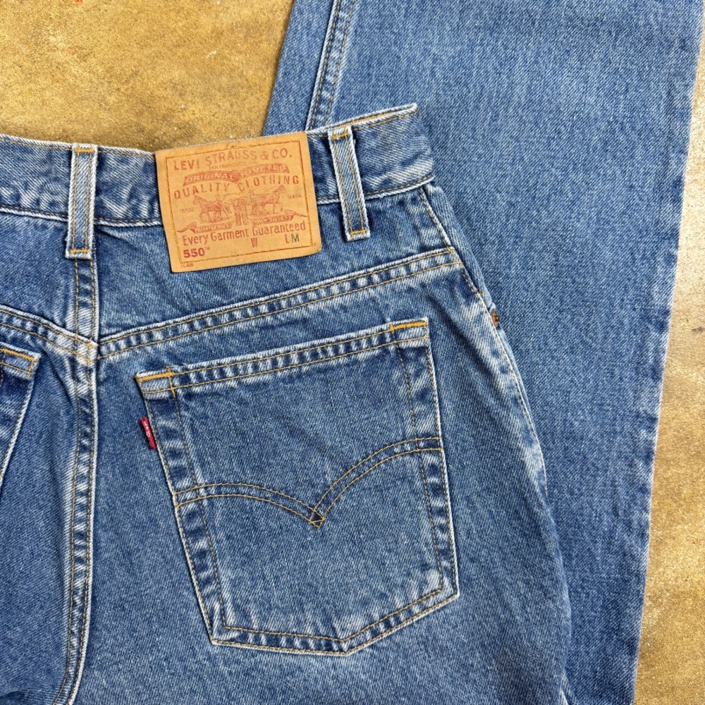 Vtg Levi's 550 Womens High Rise Relaxed Fit Tapered Size 10 Reg M Blue Denim Y2K